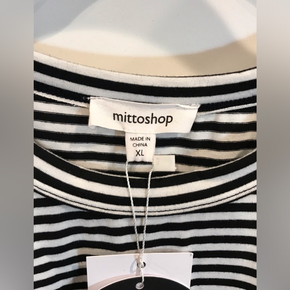 Top - Picture 2 of 3